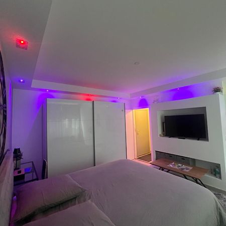 Le Carre Strasbourgeois - Logement Entier Au Centre Du Neudorf F1 Extérieur photo